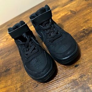 Nike Court Borough Mid .. Size 11.5C